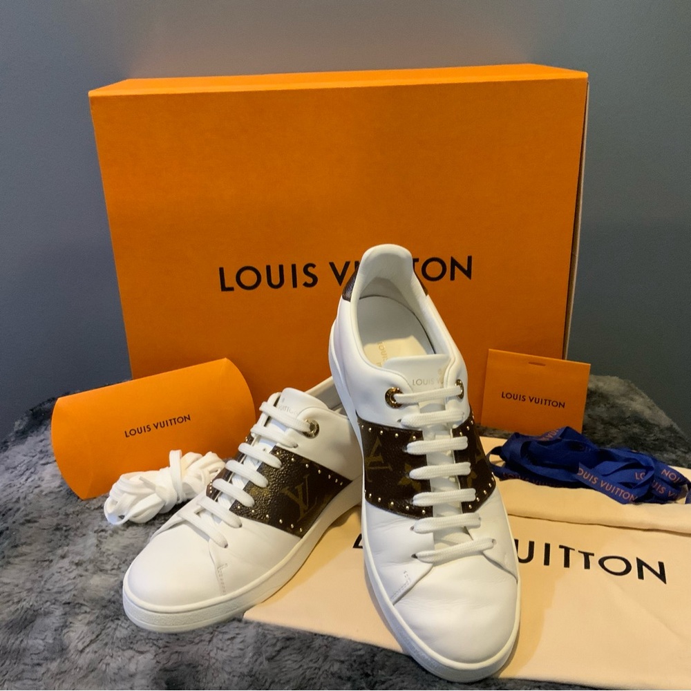 💯 AUTHENTIC Louis Vuitton *EXCELLENT COND* Front Row Sneakers w/ LV Print.